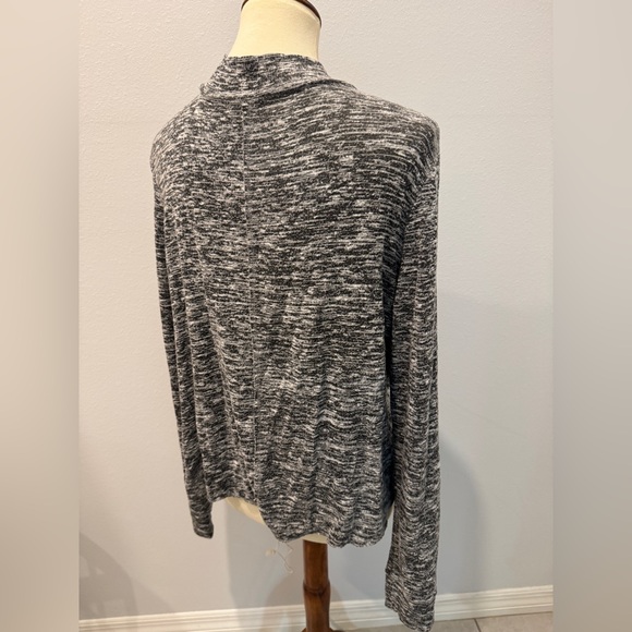 Turtlenecks gray top - Picture 2 of 2